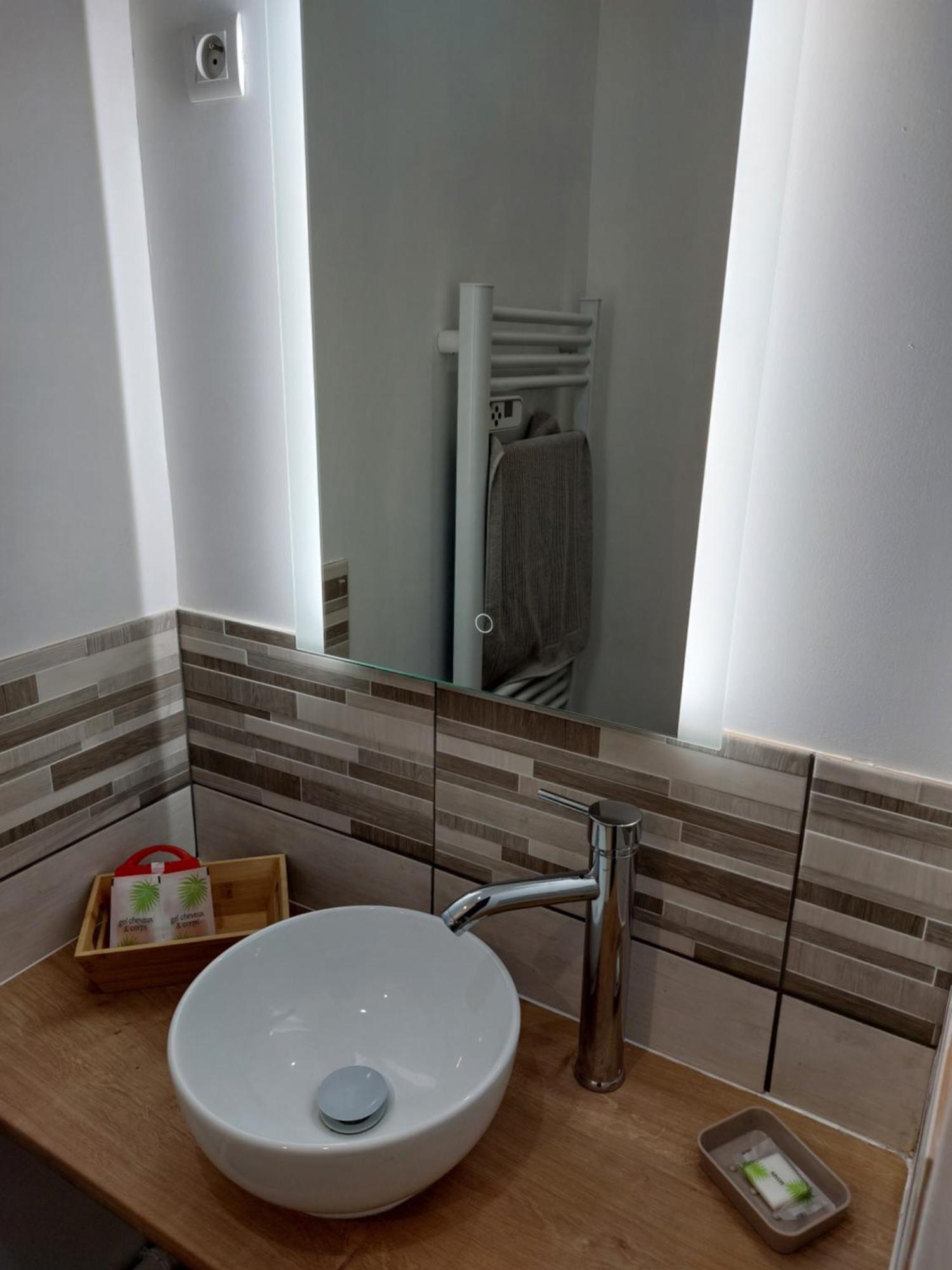 Studio Refait A Neuf Clos Saint Genest Manzat Buitenkant foto